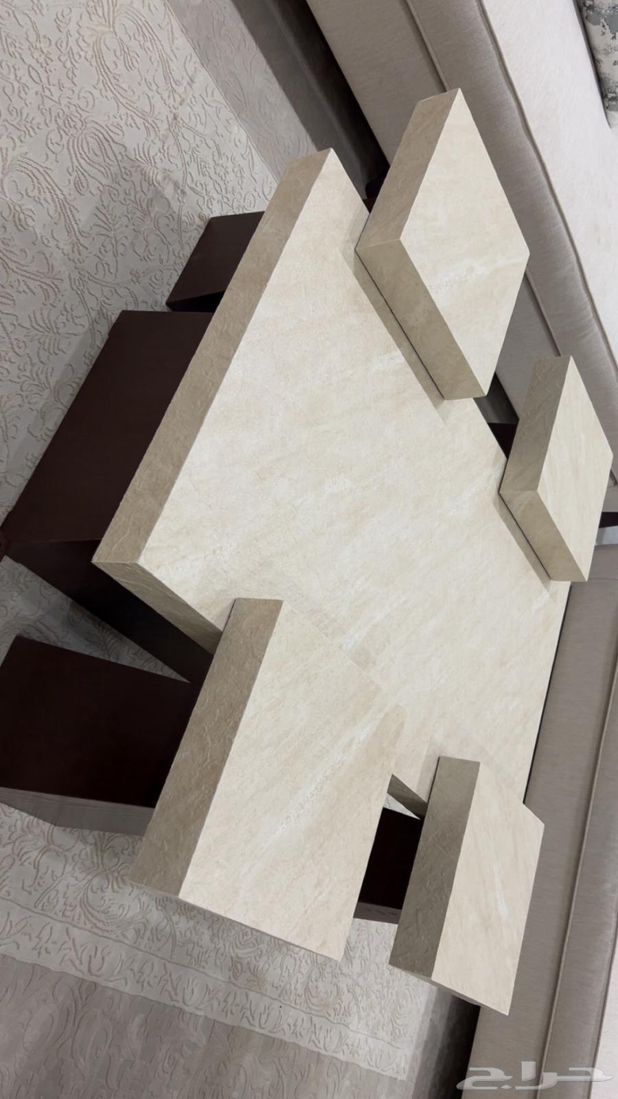 Furniture, guest table with 4 chairs64450118582018111