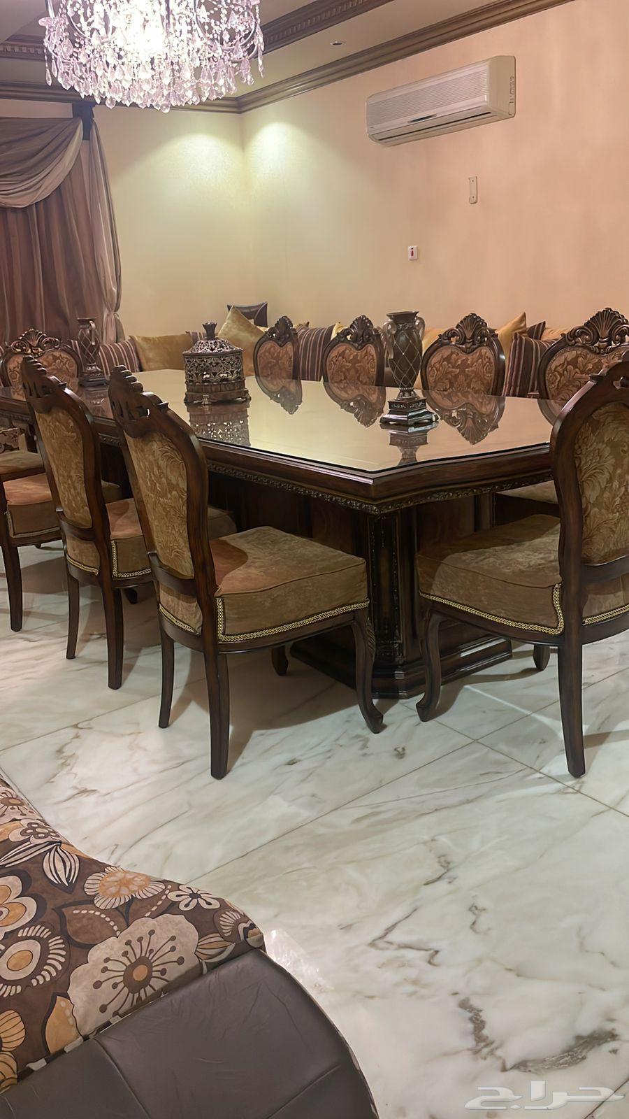 Dining table64444984518019110