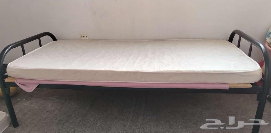 سرير حديد مع مرتبة نظيفة64449181003138110