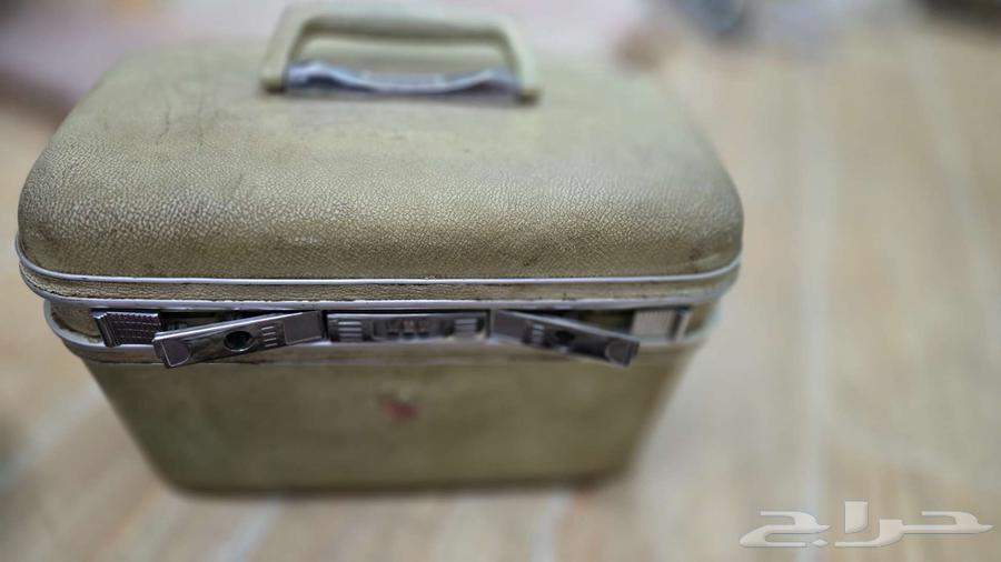 شنطة قديمه عمرها فوق 40 سنه64450238272898112