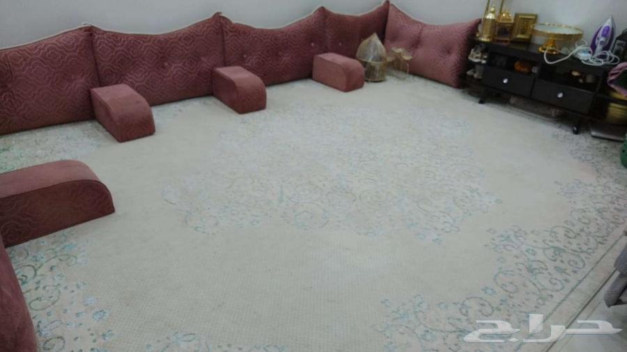 موكيت تيفاني على ابيض وطاولة بلازما64443574152706113