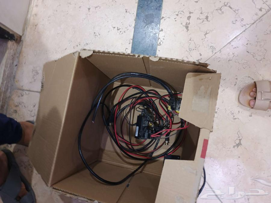 Surveillance cameras, recorders, and their screens64450211679363113