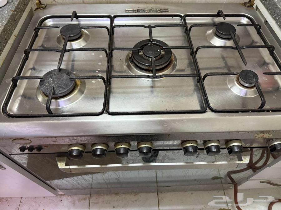 بوتجاز ايطالي 90x60 5 عيون وفرن حالة ممتازة البيع للسفر64444043668098110