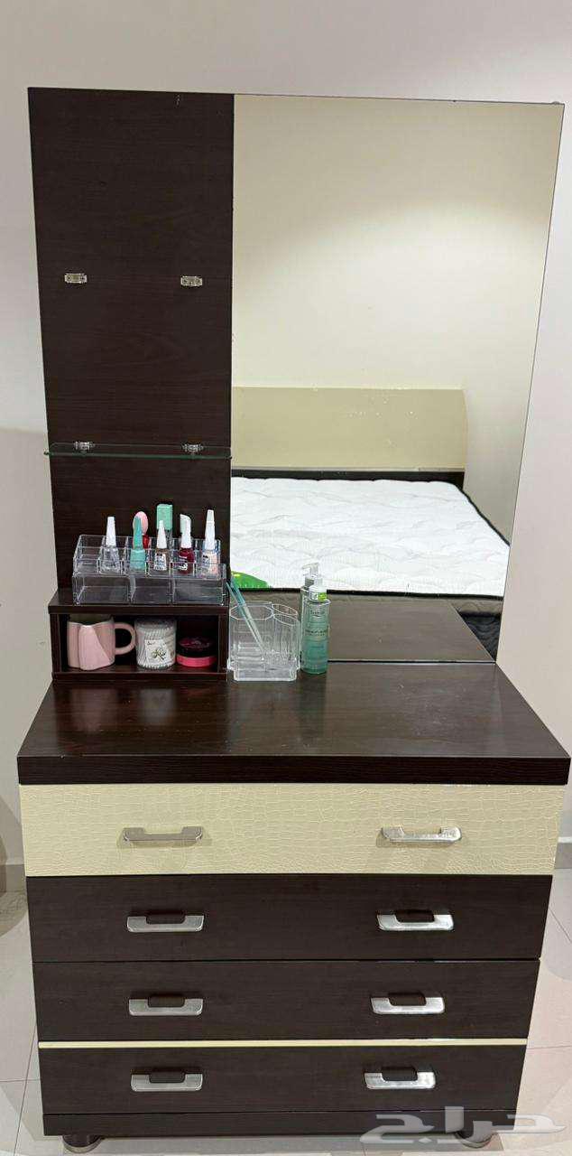 غرفة نوم من هوم سنتر بحالة جيدة جدا بسعر مغري64453944278019111