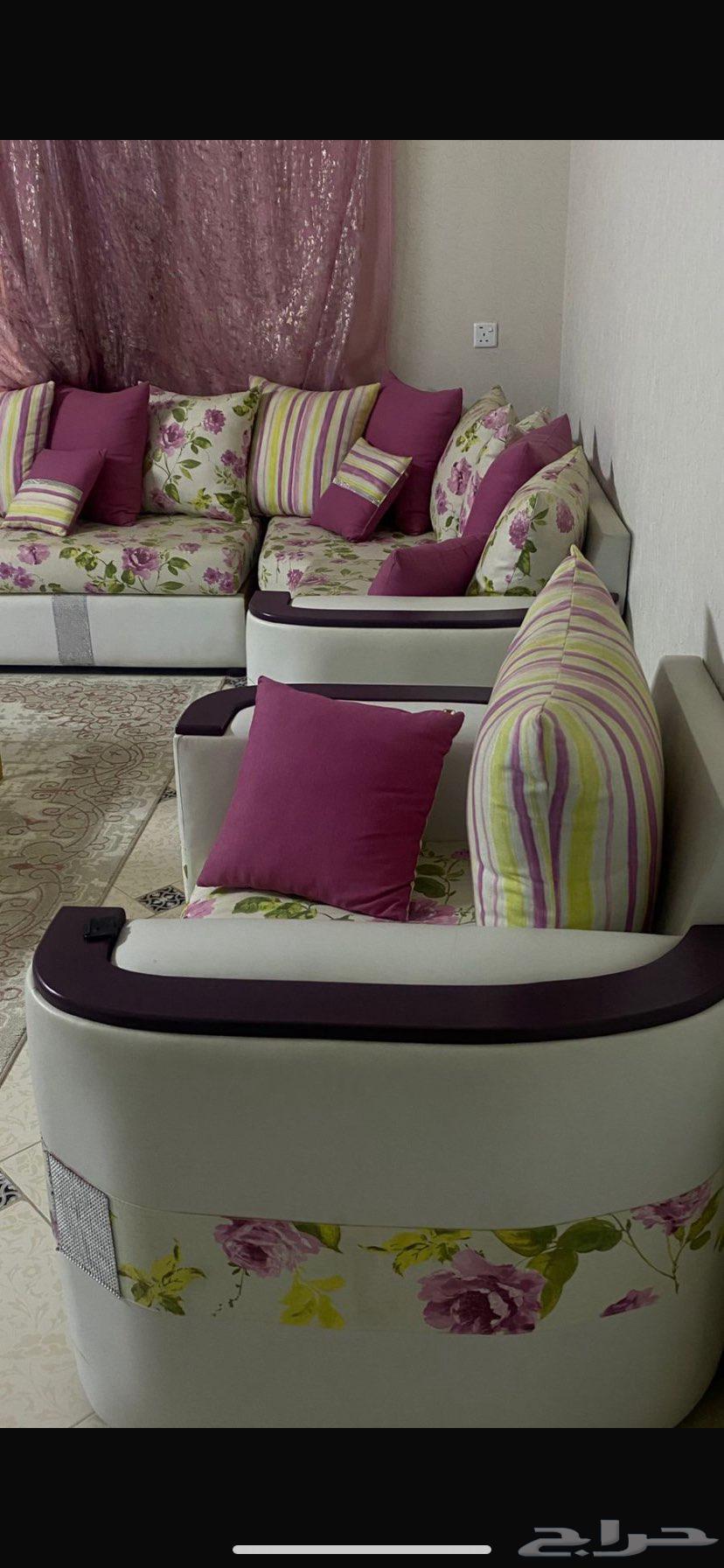 للبيع طقم كنب نظيف بالستاره64453530915203111