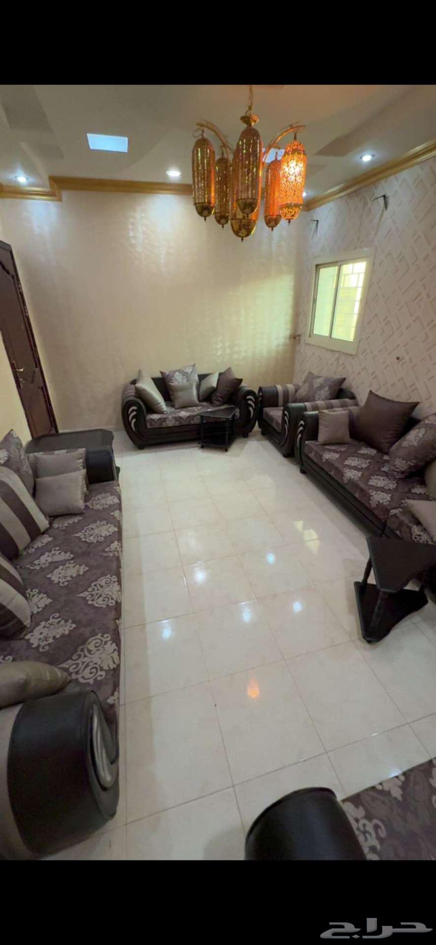 كنب للبيع الطقم ب1000 يوجد طقمين64454427343617110