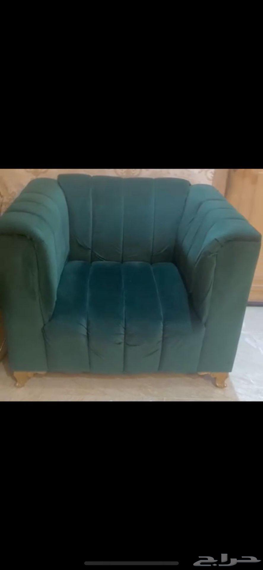 Clean used sofa for 10 people with tables and chandeliers64457090875523111