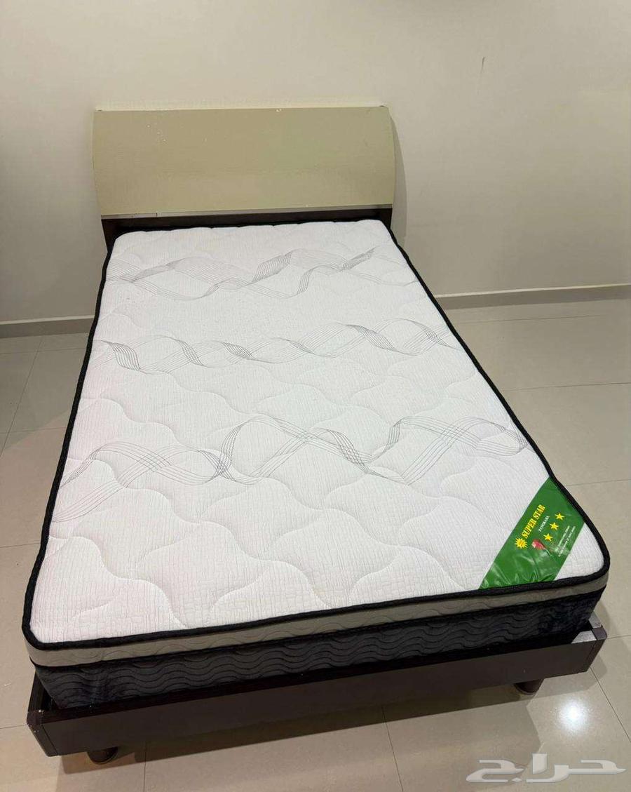 غرفة نوم من هوم سنتر بحالة جيدة جدا بسعر مغري64453944278019110