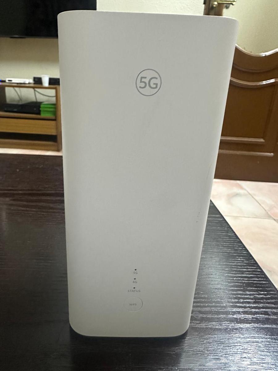 Huawei 5G CPE Pro 5 Router - Excellent Condition64454207445889112