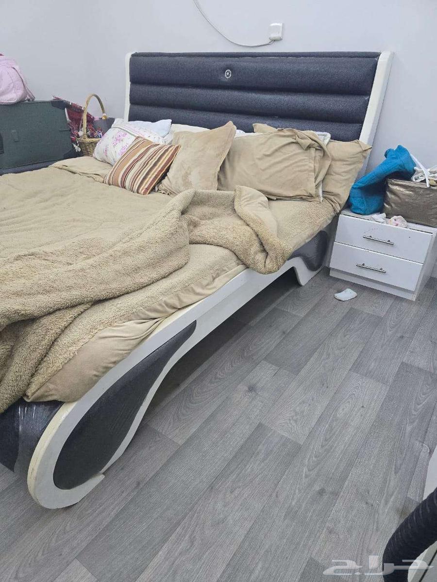 للبيع غرفة نوم كبيرة   غسالة 11 كيلو مستخدم64454386689795112