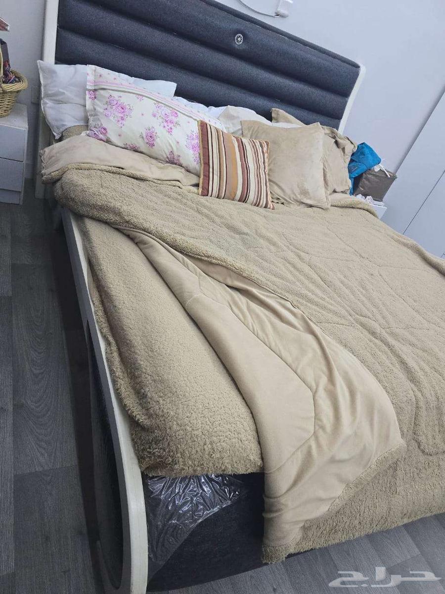 للبيع غرفة نوم كبيرة   غسالة 11 كيلو مستخدم64454386689795113