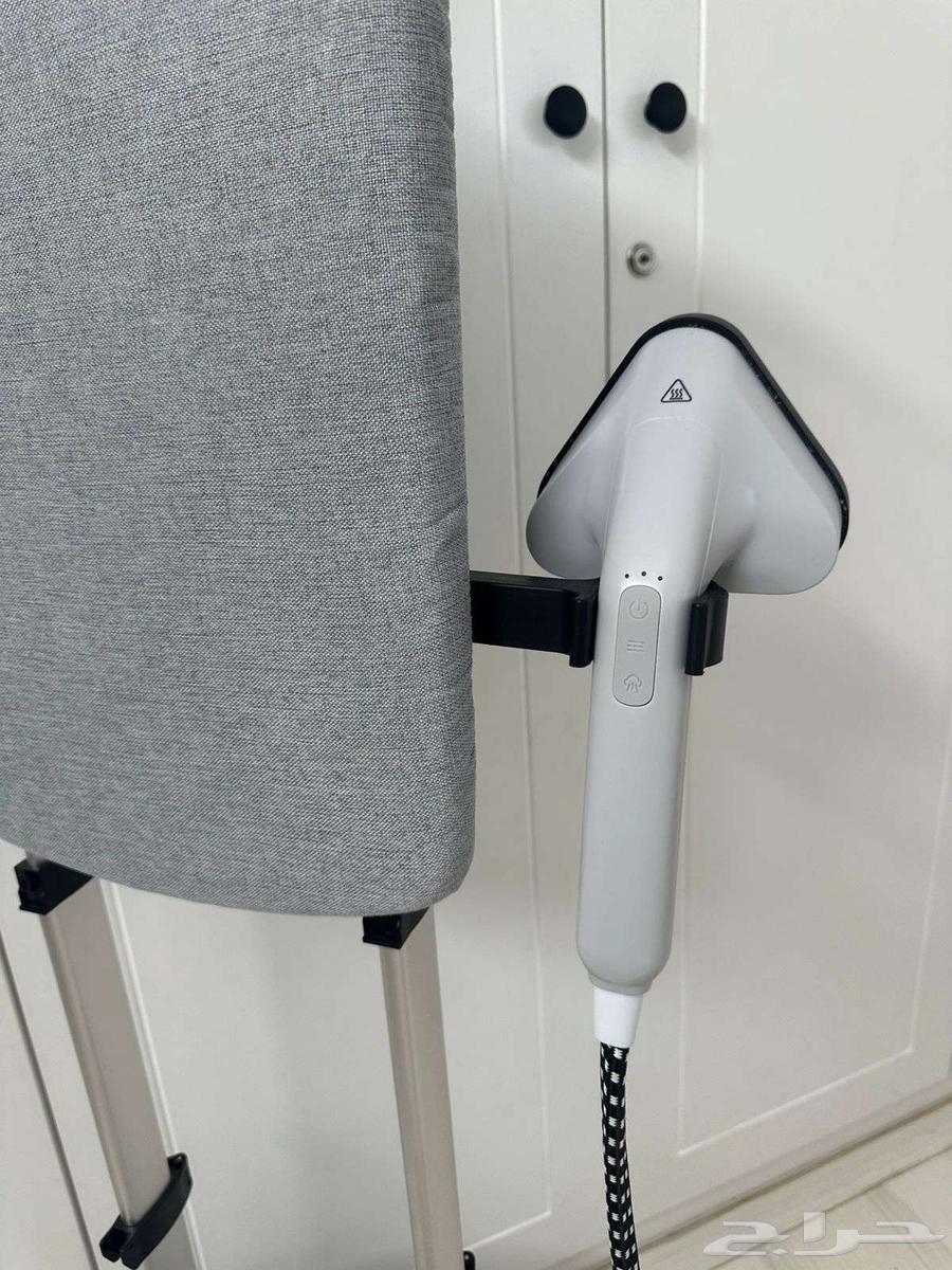 New and clean simple use steam iron (Vixana) for sale64455045302913113