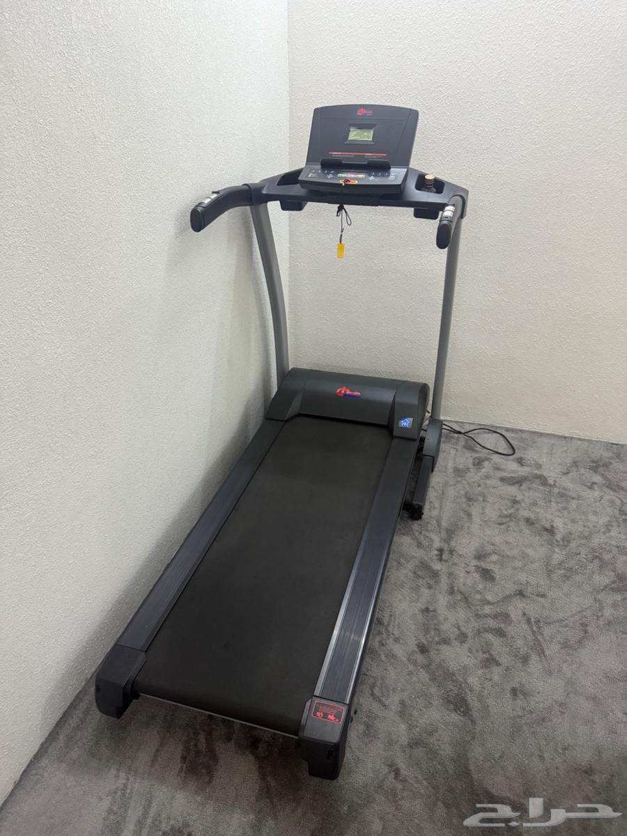 New treadmill used for less than two weeks64455140245250110