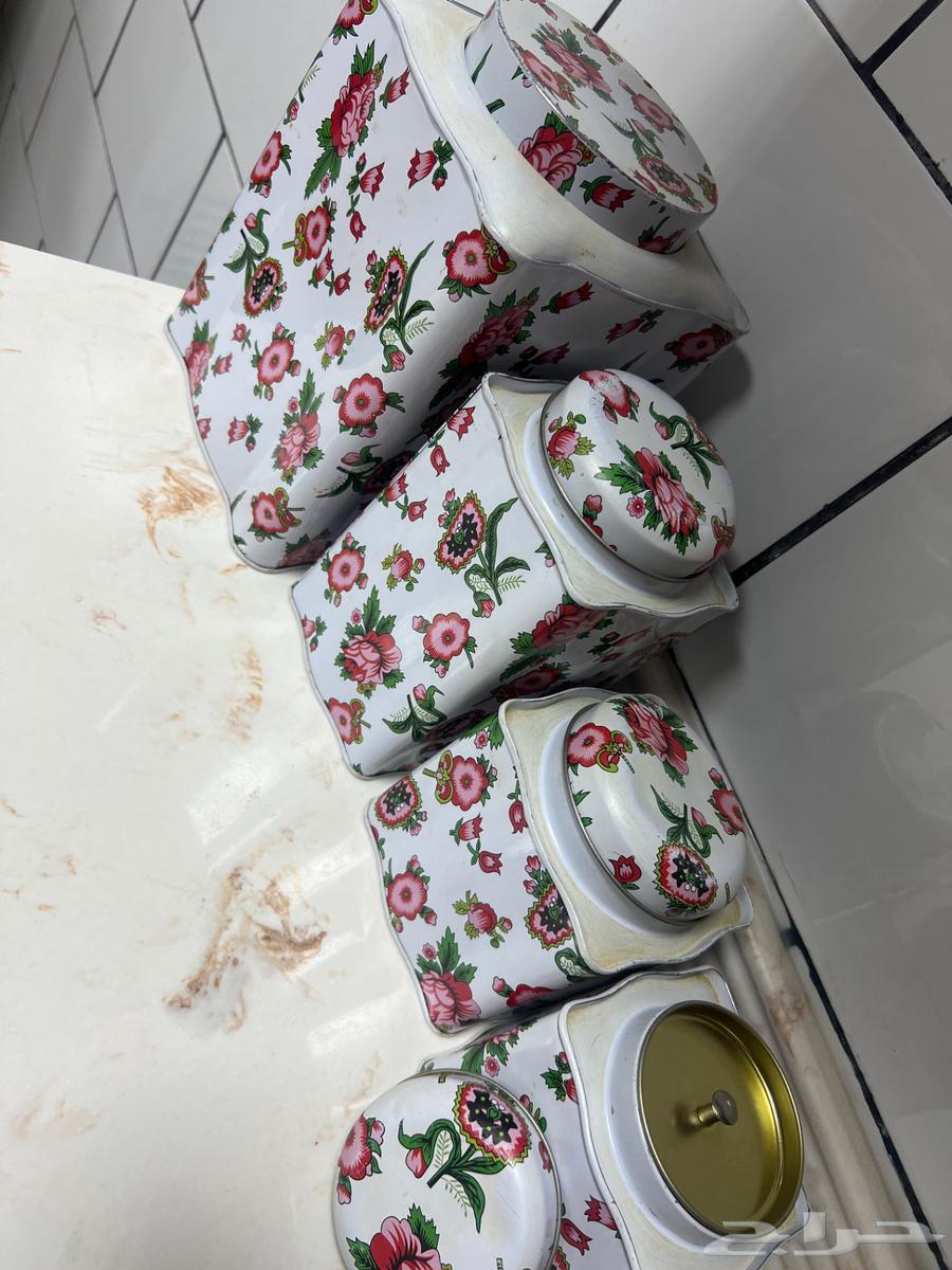 علب بهارات وسكريات64457541681409110