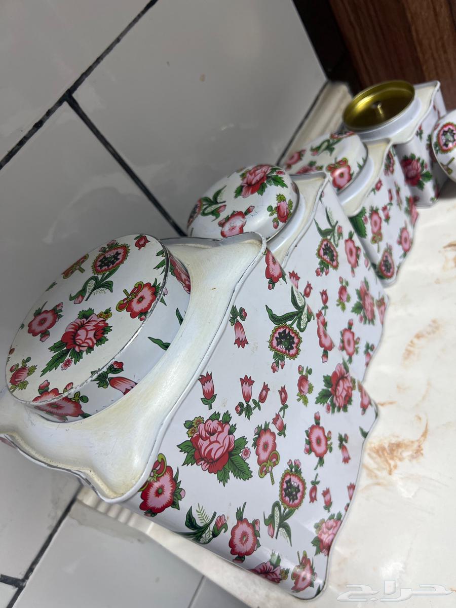 علب بهارات وسكريات64457541681409111