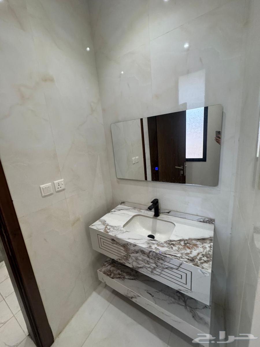 Luxury villa for sale in Al-Yaqoot neighborhood64142593860097114