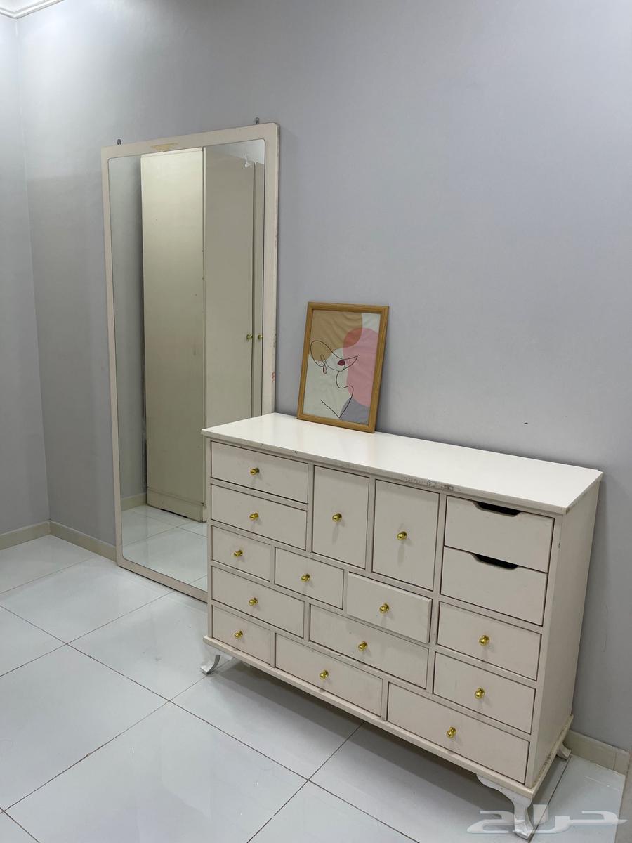 Hairstyle with large mirrors64456968440066110