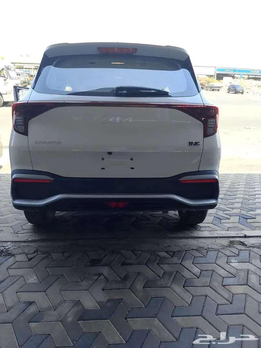 كيا كارينز نص فل طاولات طعام مقود جلد انوار ليد موديل 202564615226093571113