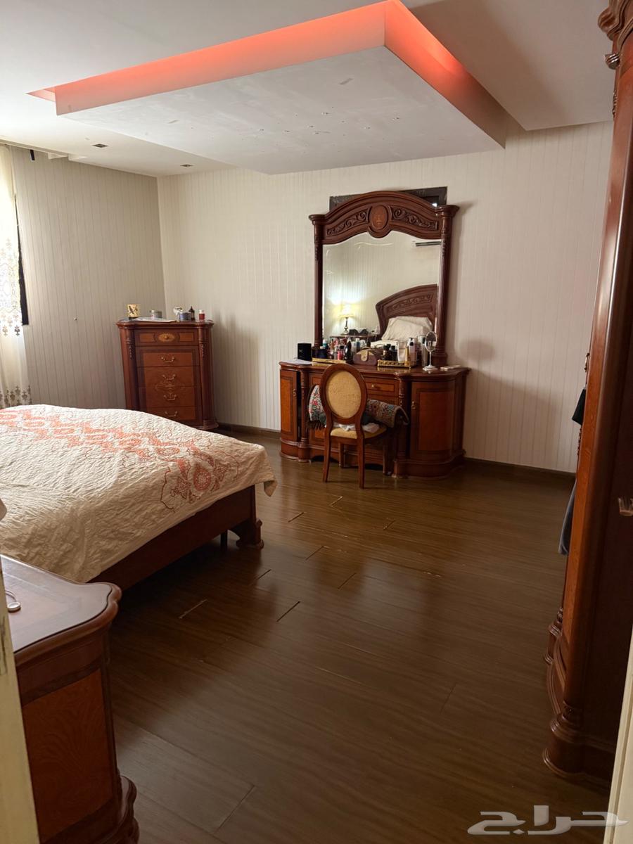 غرفة نوم كامله مع خزانه كبيره من مفروشات الرجاء64451943305601111