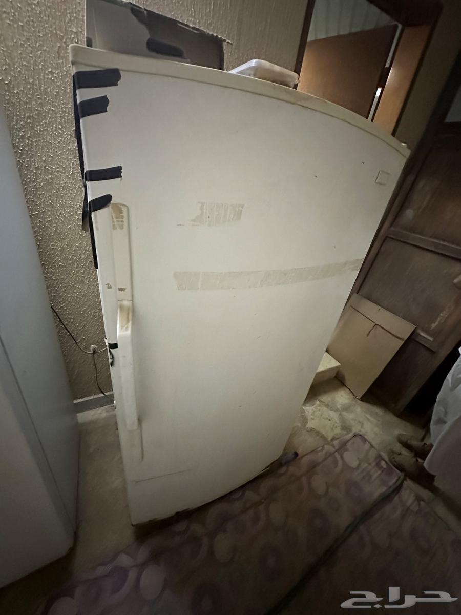 Samsung refrigerator and a regular refrigerator and washing machine64452224955010112