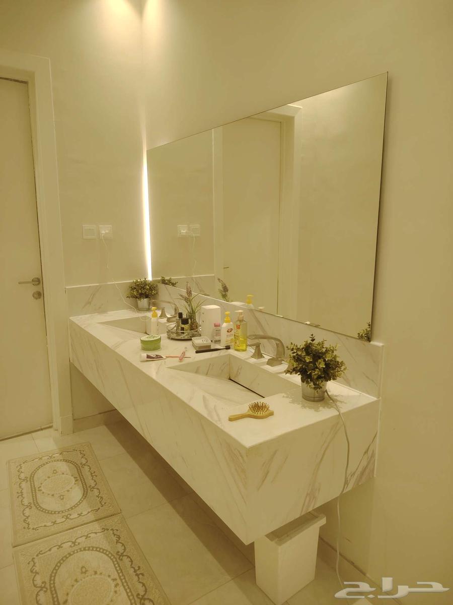 مغسلة رخام صناعي حوضين مع المراية للبيع64452388244865110