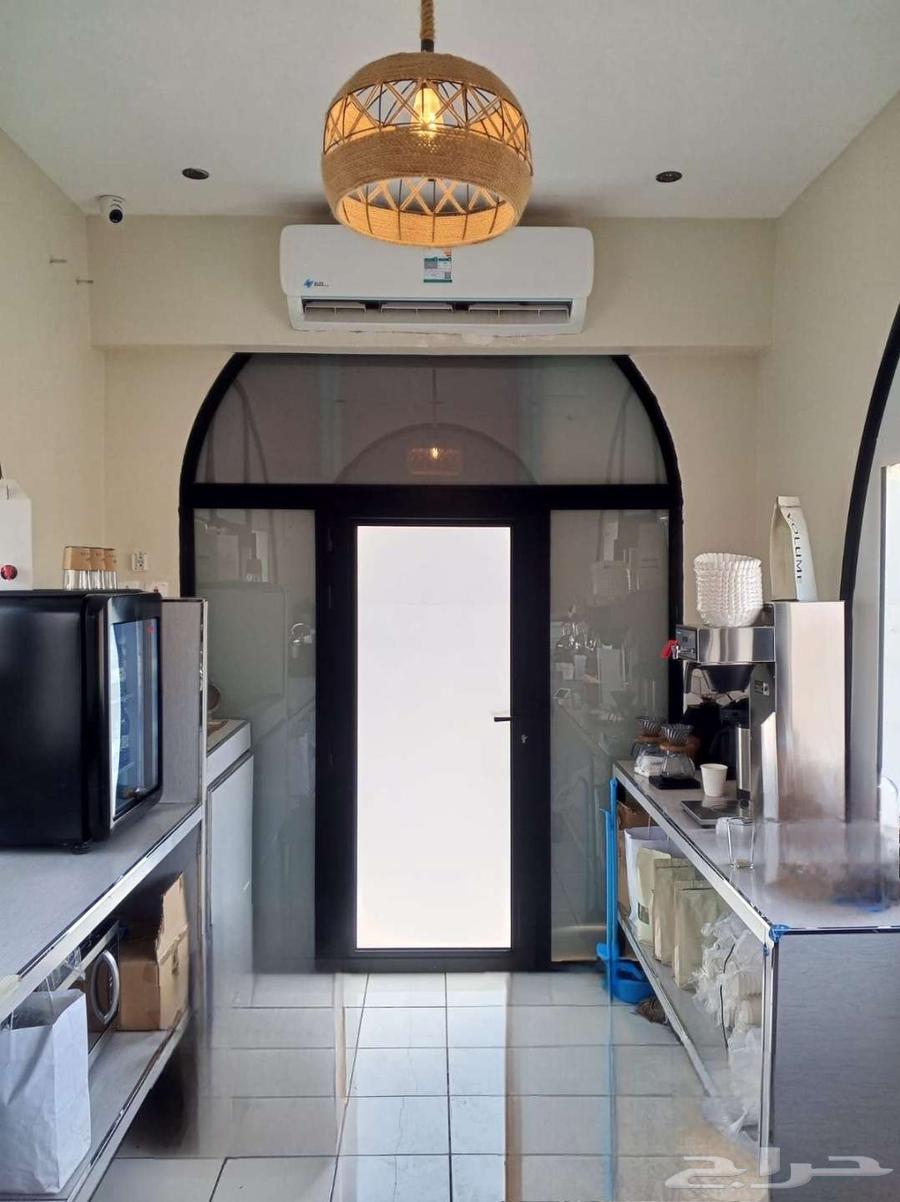 كشك متنقل درايف ثرو للبيع64453985513219112