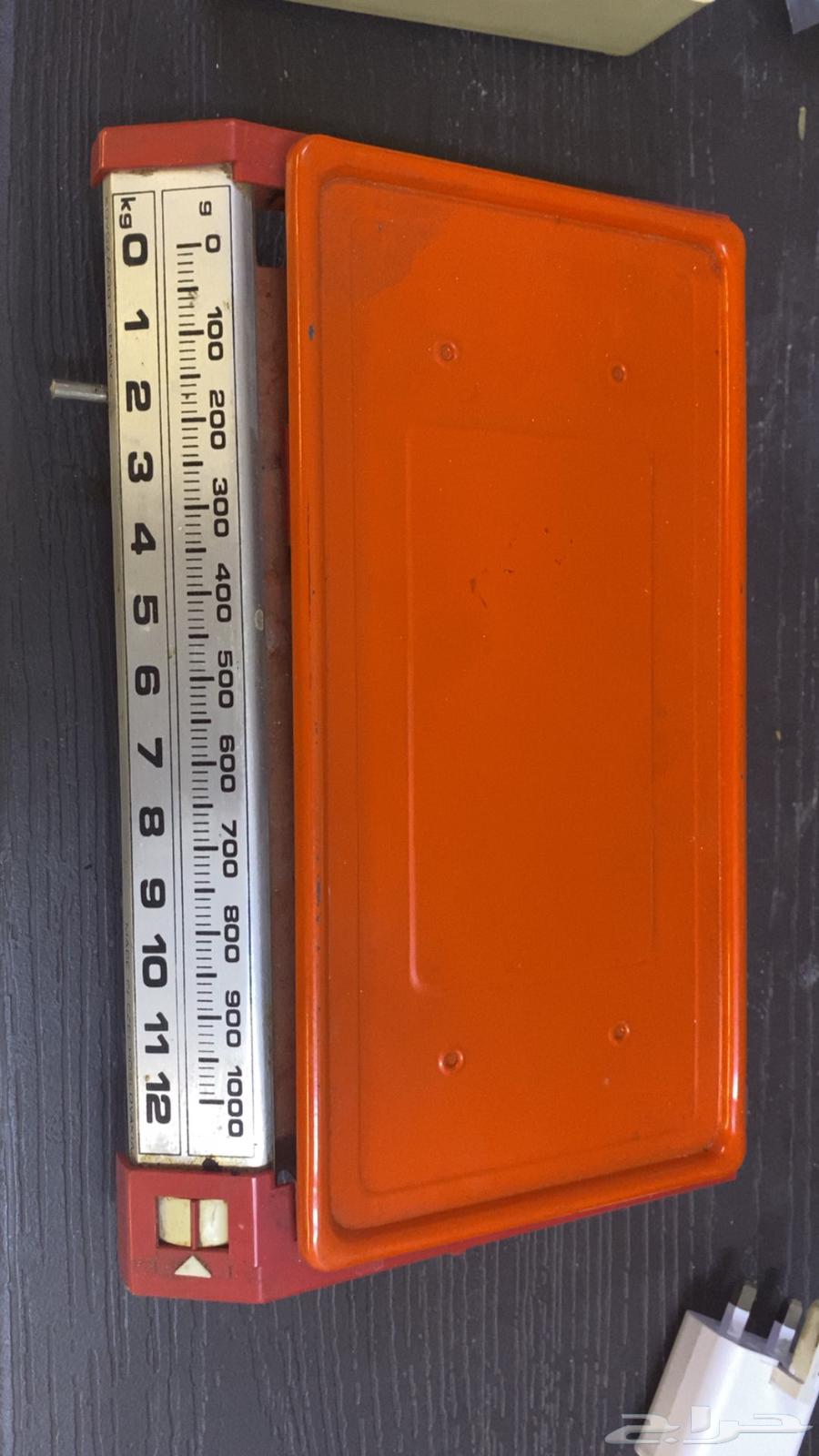 Antique mechanical scale64454591759873111
