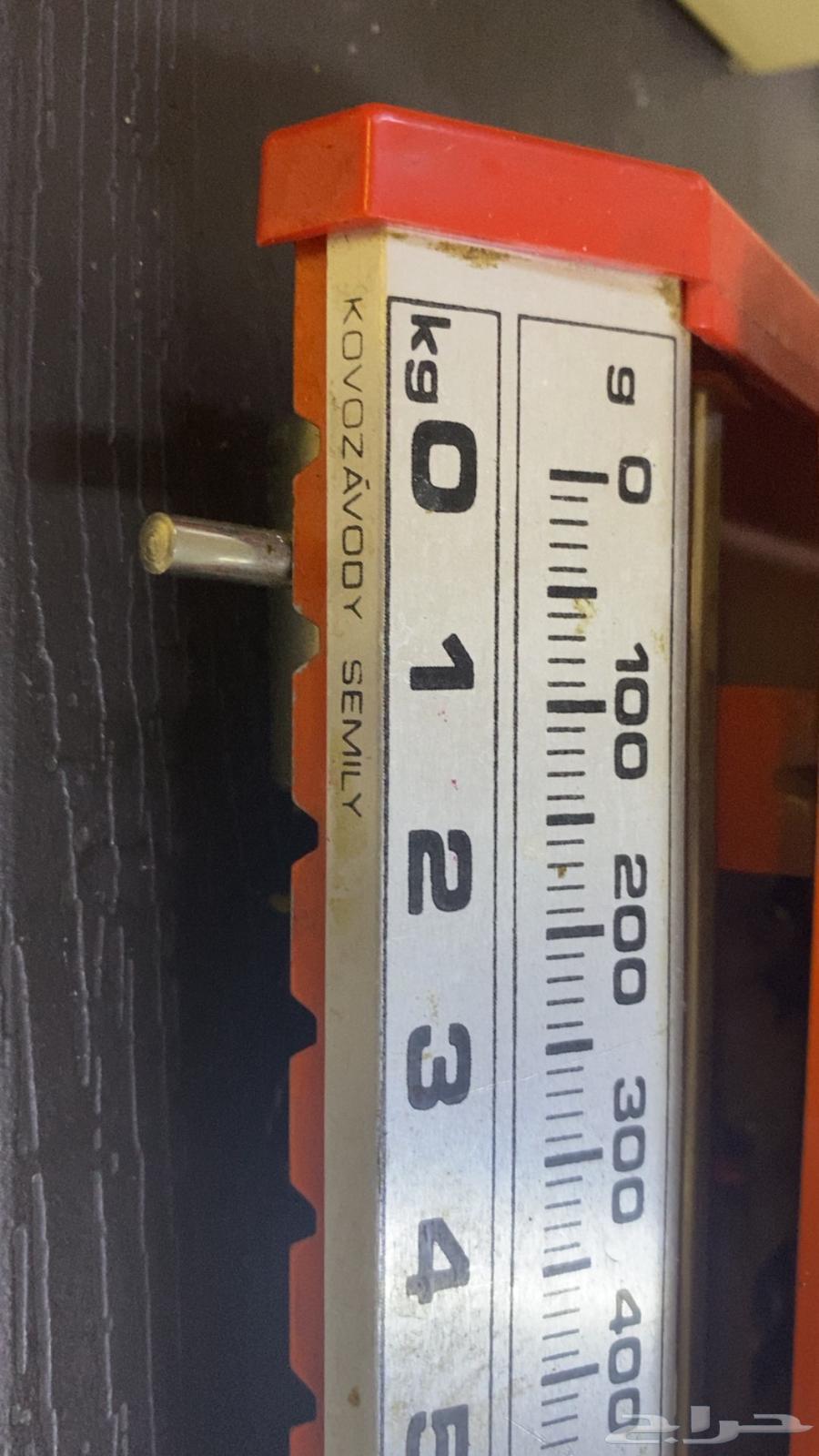 Antique mechanical scale64454591759873114