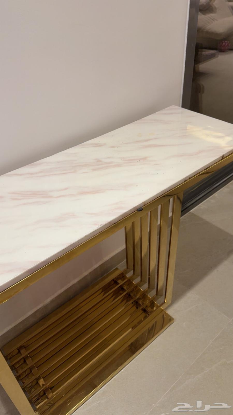 طاولة طعام رخام نظيفة جد ا من معرض ليلت64457158207234111