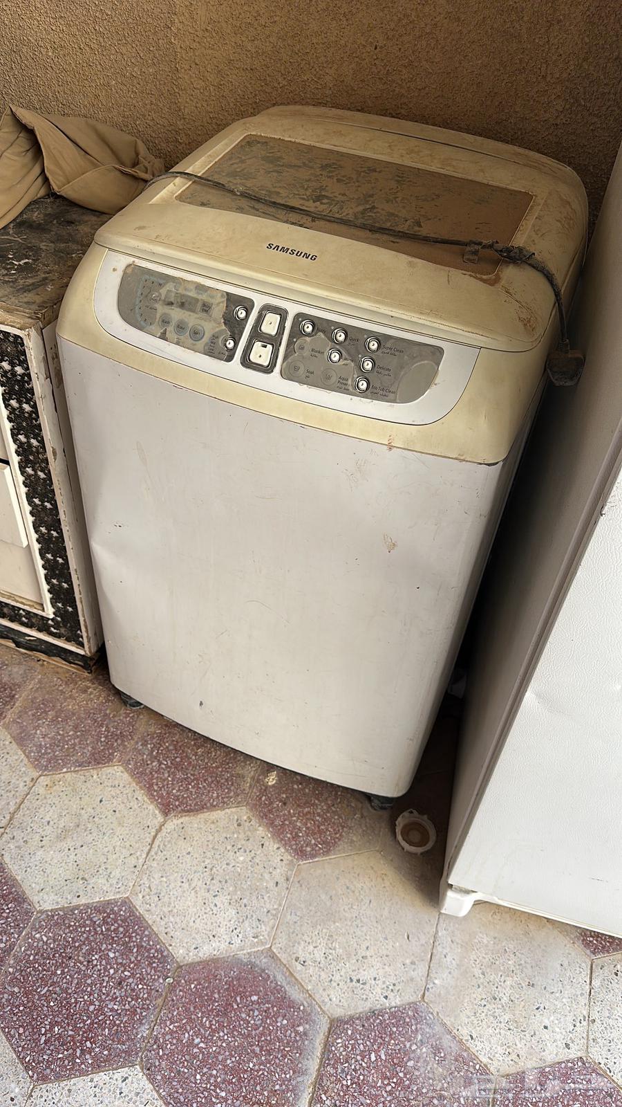 Three washing machines in almost unusable condition64457673274883111