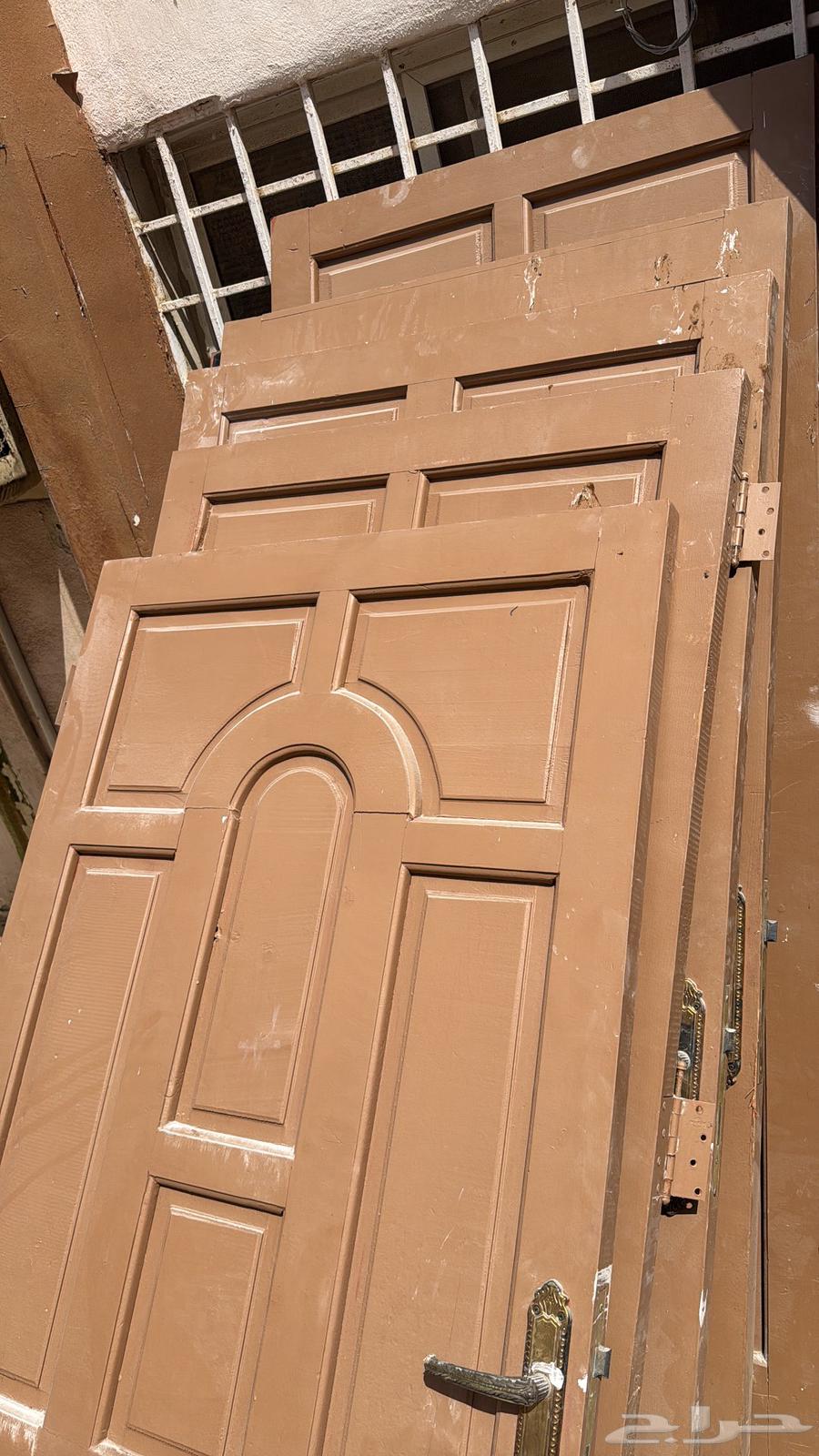 بيبان خشب اصلي حالتها ممتازه64451836537089111