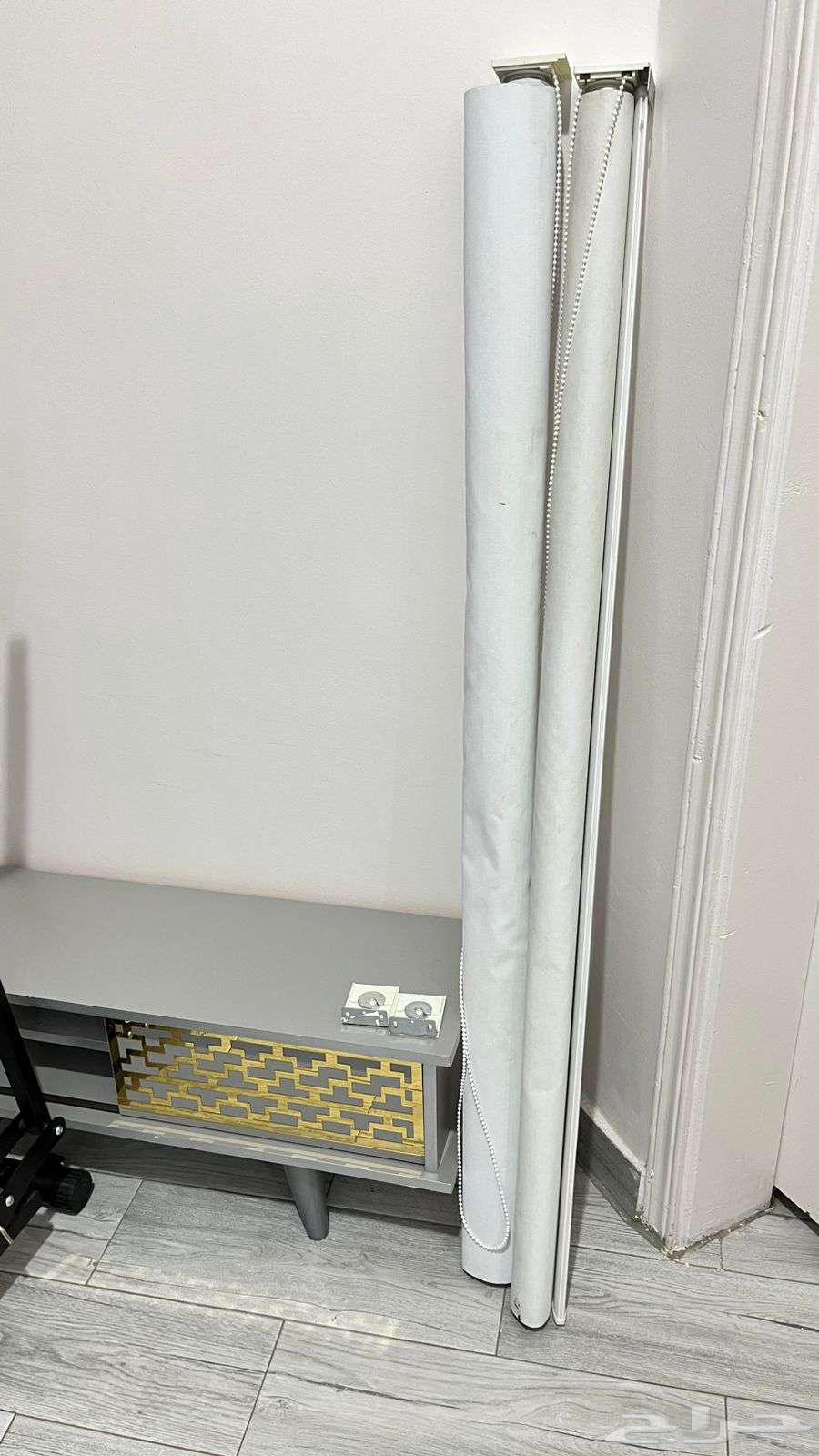 طاولة تلفزيون و 2 ستارة رول وجهاز رياضة الغزال الطاير64451943366785114