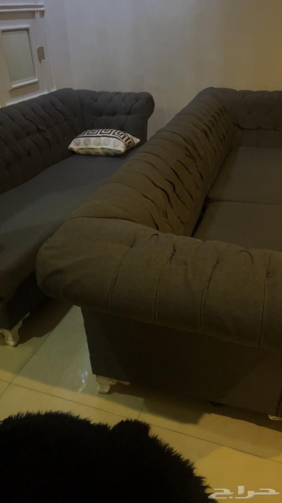 Sofa and table64452833575425111