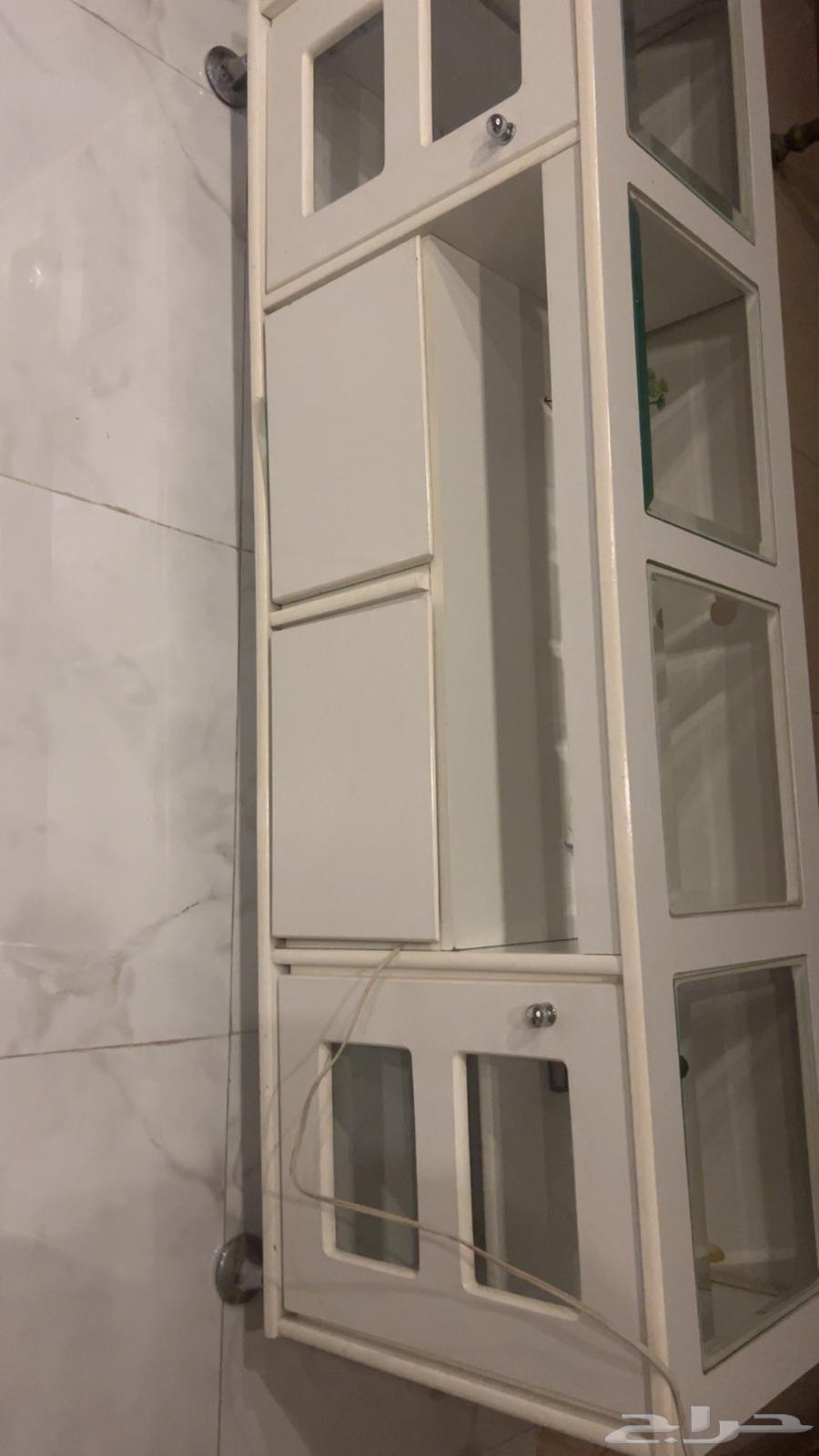 Sofa and table64452833575425112