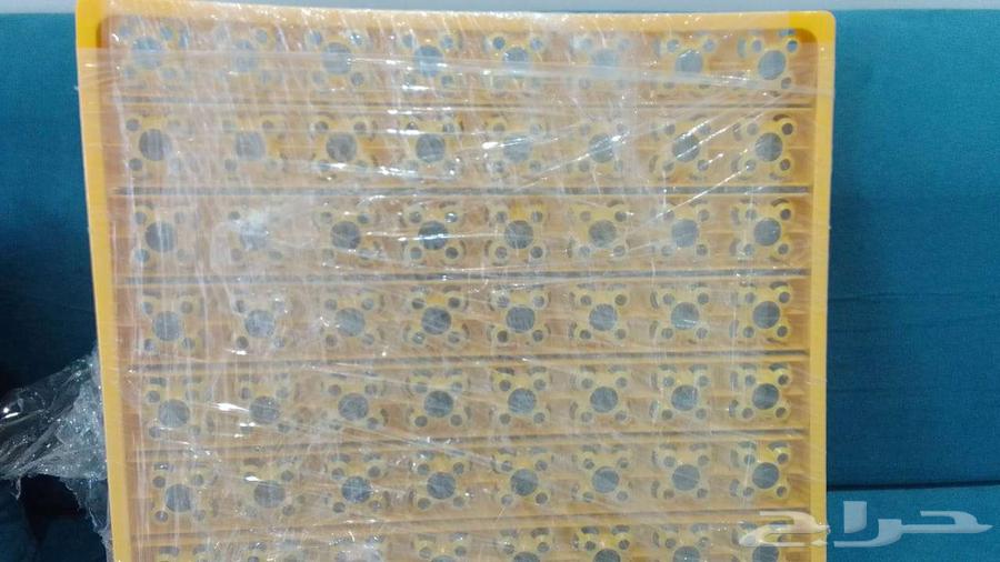 Incubator with accessories64452320084227111