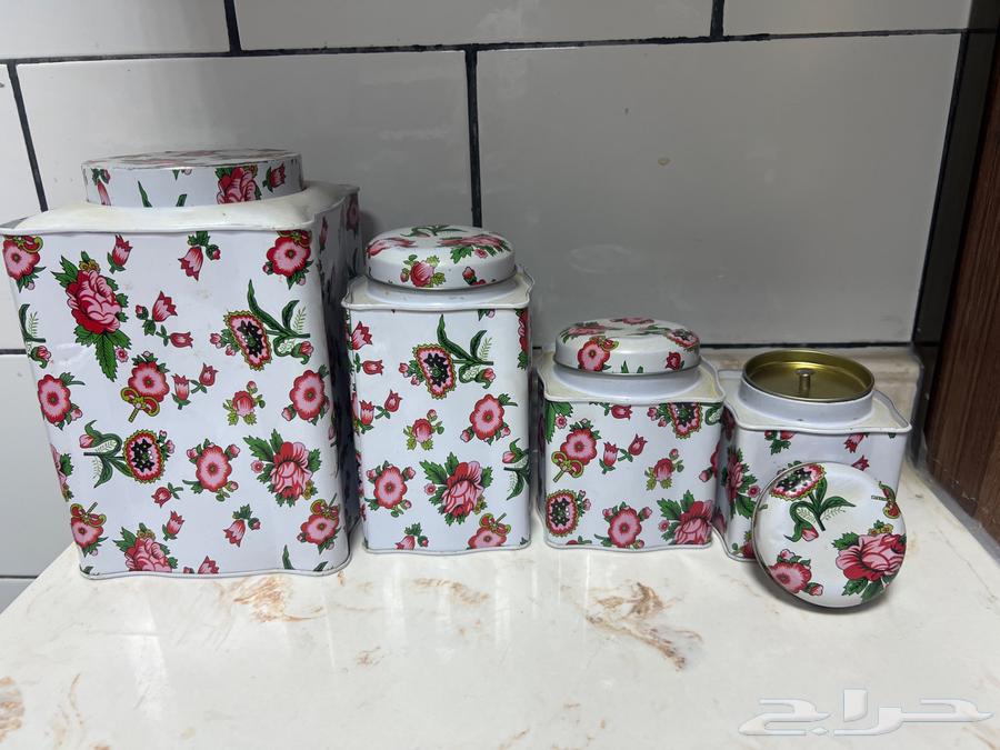 علب بهارات وسكريات64457541681409112