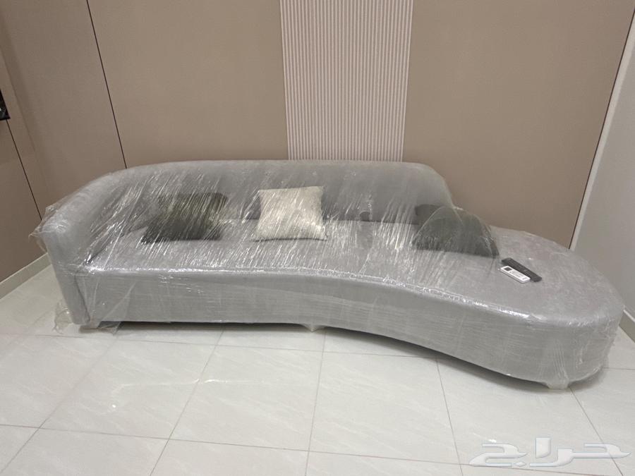 New book and unused, 3 square meters, reason for sale: does not match the decor64455907654147111