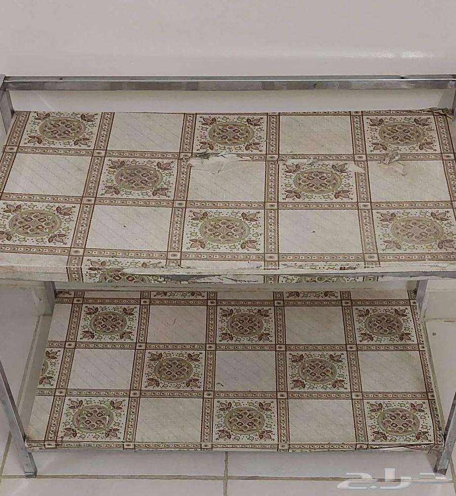 طاولة تلفزيون قديمه64455810407810110