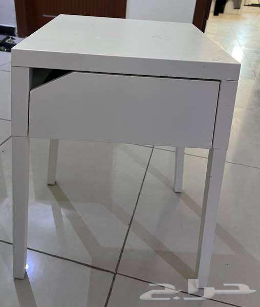 Single bed with mattress and side table64459729229697110