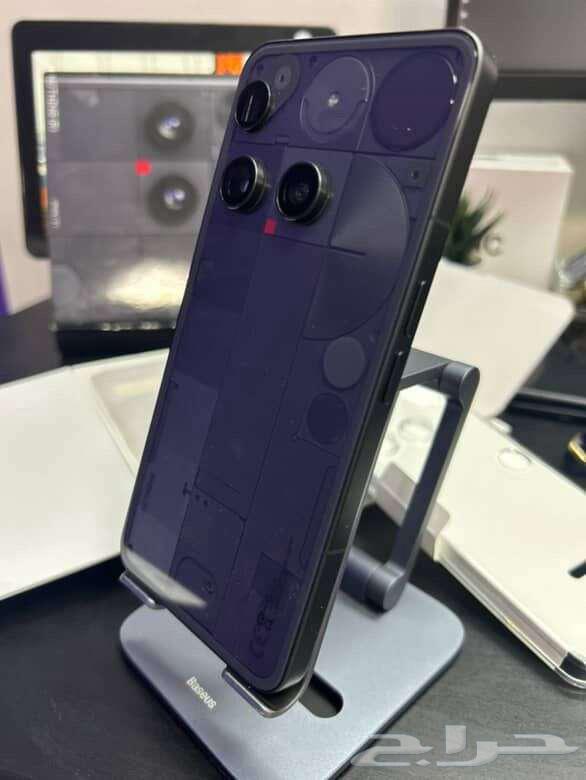 جوال ناثينج فون 3 شبه جديد استخدام 3 أيام ب 2800 ريال64464379502978110