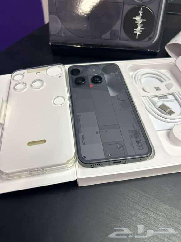 جوال ناثينج فون 3 شبه جديد استخدام 3 أيام ب 2800 ريال64464379502978112