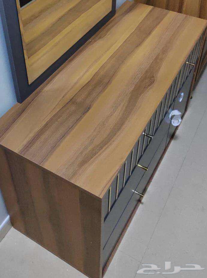 TABLE WITH GLASS64459394499713110