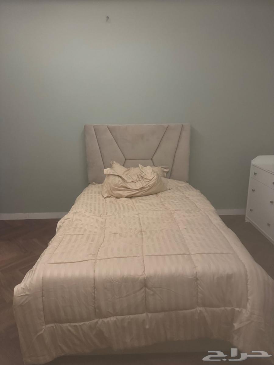 Full and a half bed with mattress installed only two days ago64458333472130111