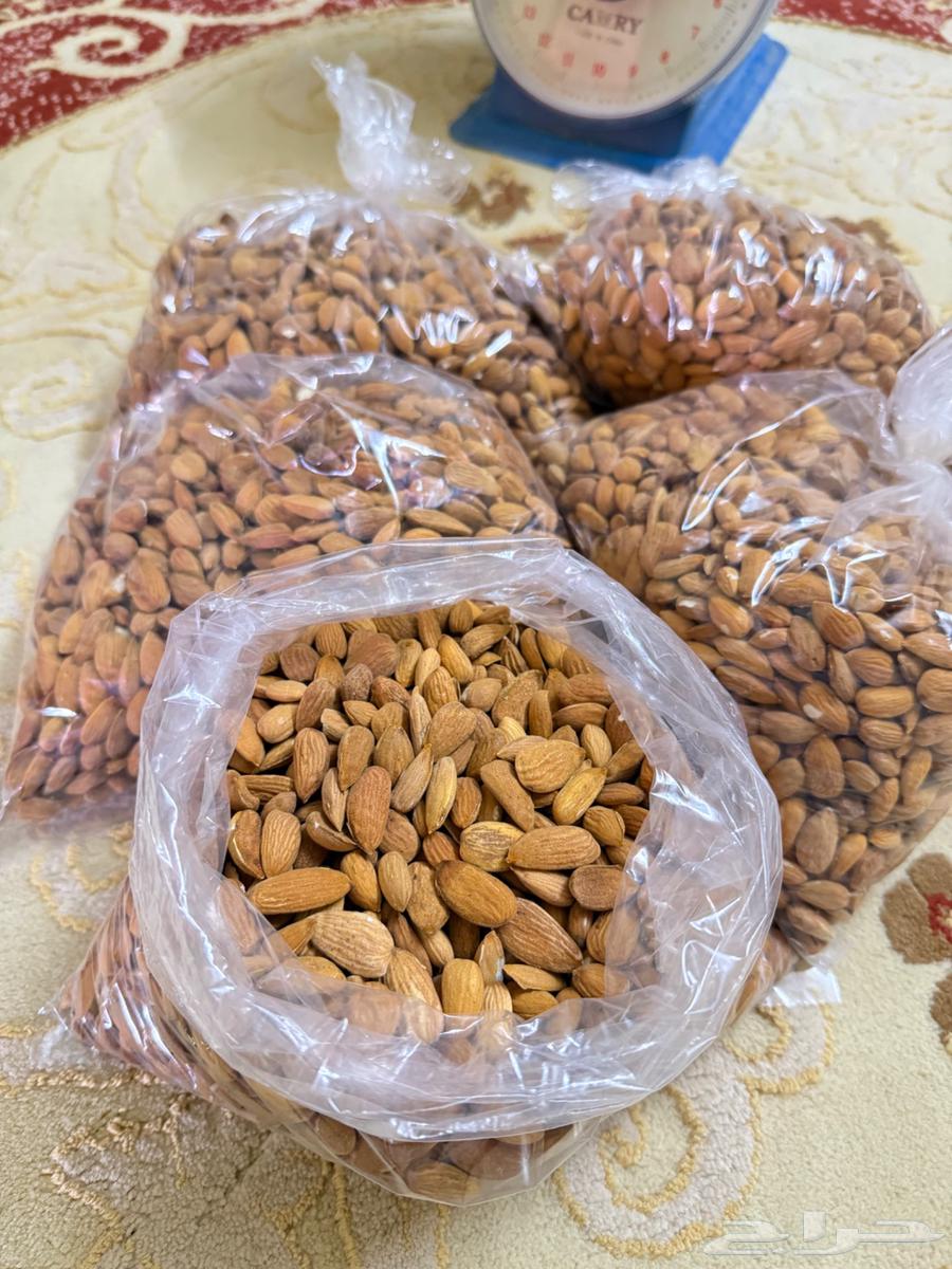 Local Almonds64479466036867110