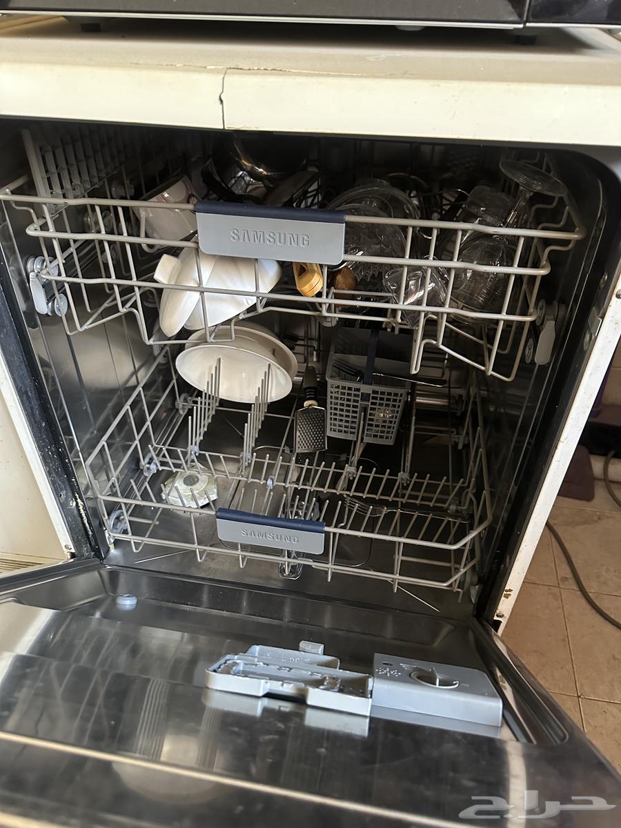 غسالة صحون سامسونج بحالة جيدة64460420951554112