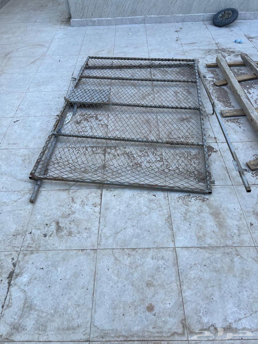 سياج زنك وثلاثة ابواب بقلاوة حديد للبيع64460816626691111