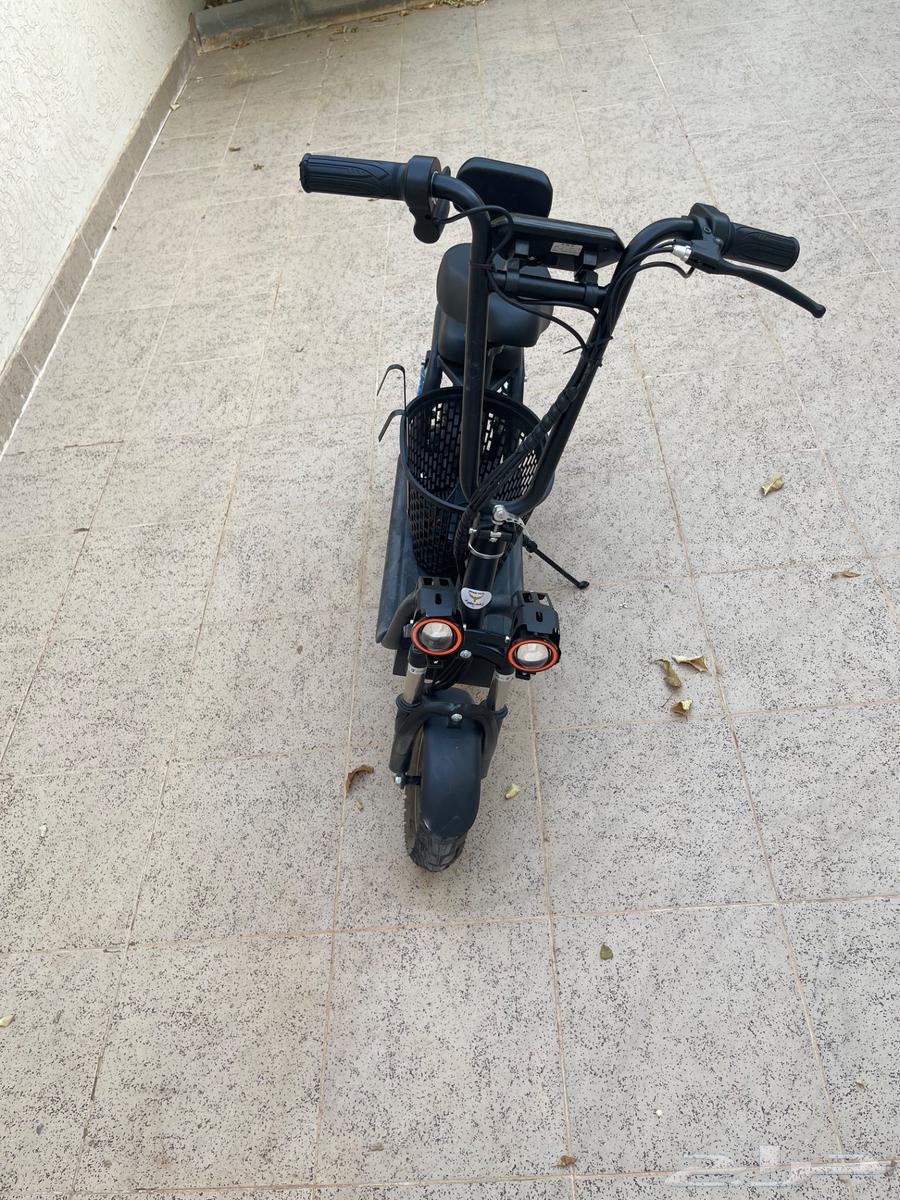 للبيع سكوترات كهربائيه64461884284161110