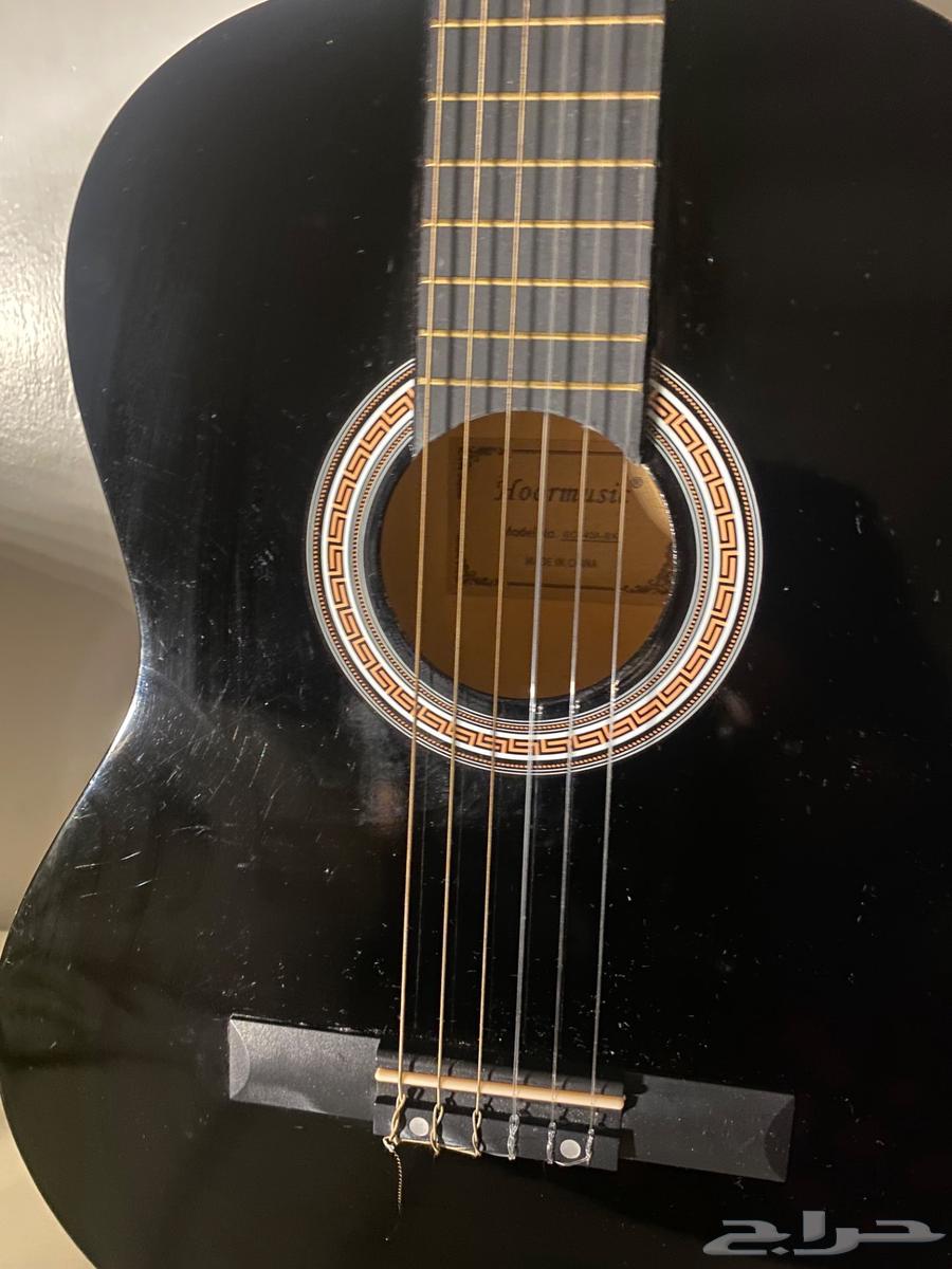 للبيع جيتار كلاسيك بحاله ممتازه64462049128579112