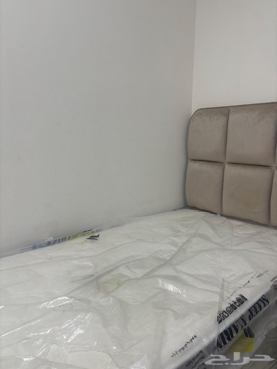 سرير نفر ونص تقريبا64462362739843110