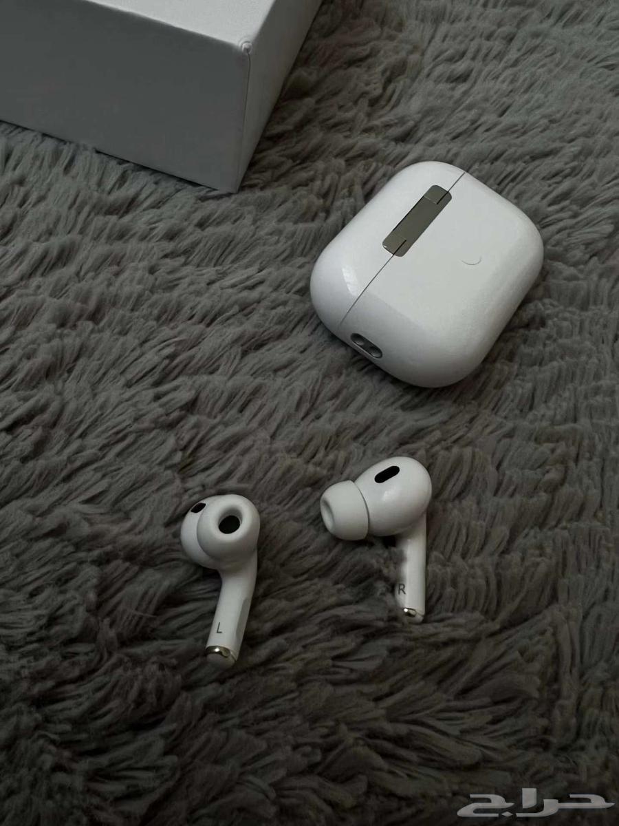 إيربودز برو 2 مع شحن من نوع سي أبيض64462569326339113